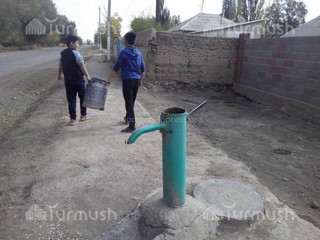 Ряд жителей жилмассива Кок-Жар недоволен отсутствием холодной воды в домах