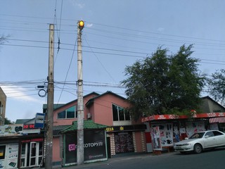 Фонари на ул.Ахунбаева горели днем, потому что ремонтировались сети наружного освещения, - мэрия Бишкека