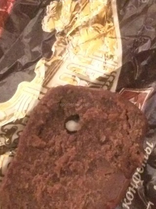 Покупатель в конфетах обнаружил червей <i>(фото, видео)</i>