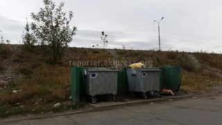 Металлическая конструкция вокруг мусорных баков в 10 мкр Бишкека подлежит демонтажу, - «Тазалык»