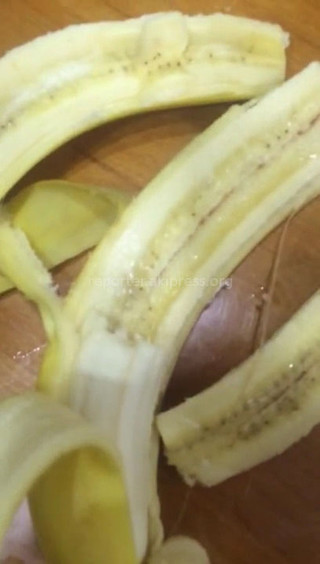 Читатель просит специалистов ответить, что делать с сомнительными бананами <i>(видео)</i>