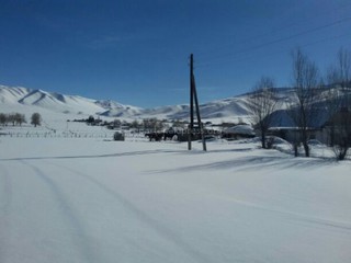 В селе Кайынды Нарынской области выпало около 1 метра снега <i>(фото)</i>