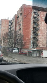 Читатель просит привести в порядок фасад общежития на Ибраимова-Боконбаева (фото)