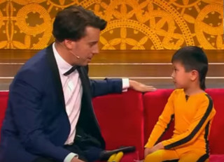Видео — 6-летний Нурмухамед Ташмаматов в эфире российского Первого канала повторил трюки Брюса Ли