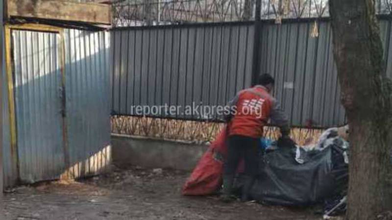 «Тазалык» убрал мусор в сквере на ул.Боконбаева (фото)