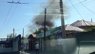 В Бишкеке на ул.Гагарина в частном доме произошел пожар <i>(видео)</i>