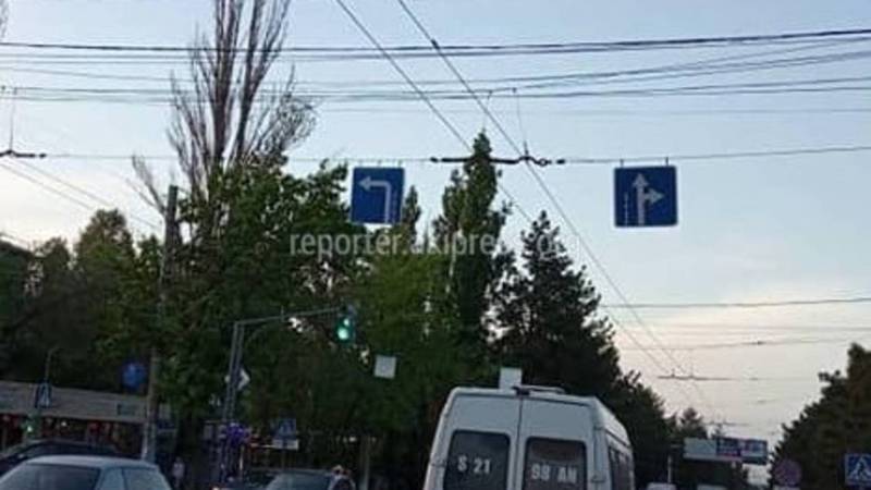 На Юнусалиева - Суеркулова дорожные знаки установлены правильно (фото)