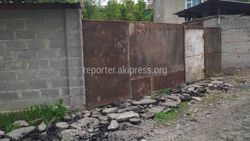 Законно ли установлен забор на Месароша - Ильменская (фото)