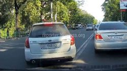 На ул. Абдрахманова водитель «Субару» выехал на встречную полосу движения <i>(видео)</i>