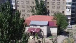 Бишкекчанин интересуется, законно ли построен дом во дворе домов №15, №16 в городке Строителей?