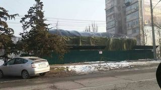 Законно ли идет строительство на придомовой территории между домами №1/1 и 2/1 в 5 мкр? - бишкекчанин (фото)