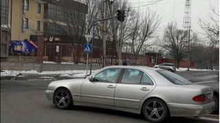 Светофор на Элебесова-Куренкеева не работает из-за аварии в районной электрической сети, - мэрия Бишкека