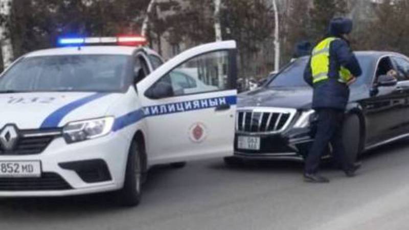 В Бишкеке устроили погоню за тонированным «Мерседесом». Видео