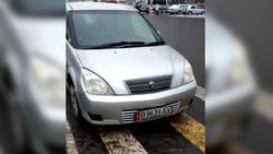 На улице Жетикашкаевой машину припарковали на «зебре»