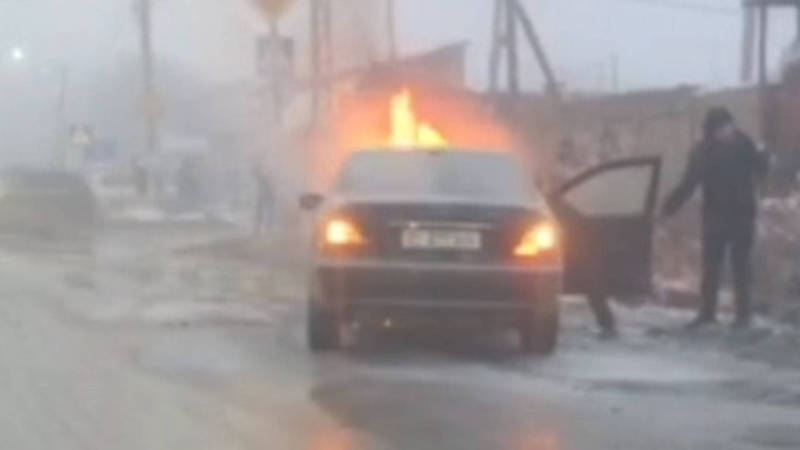 В Новопавловке загорелась машина. Видео, фото