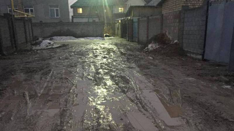 В новостройке Керемет после прокладки газовых труб не восстановили дорогу. Фото