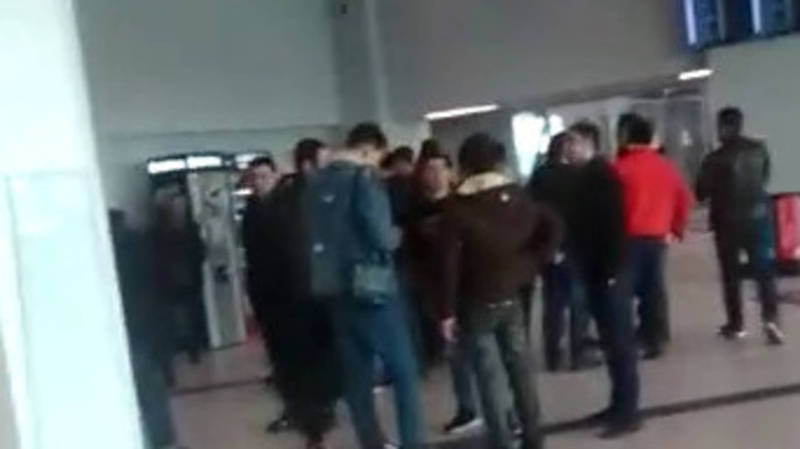 Кыргызстанцы не могут вылететь из Новосибирска в Бишкек. Видео