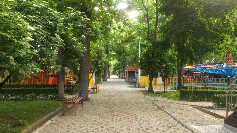 Безлюдный парк имени Панфилова во время карантина. Видео, фото