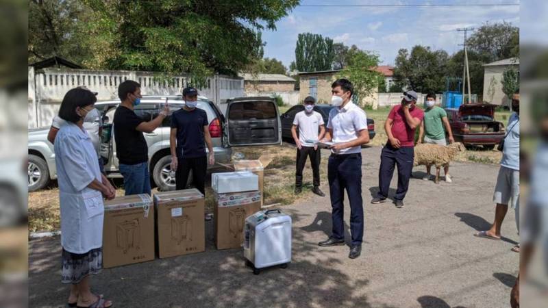 Молодежь села Алексеевка передала 4 кислородных концентратора в больницу Жайылского района