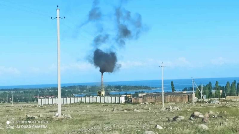 В селе Бает асфальтовый завод загрязняет экологию. Фото и видео местного жителя