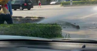 Видео — В центре Бишкека прорвало трубу