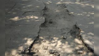 На ул.Жумабека не до конца восстановили дорогу после прокладки труб, - горожанин (фото)