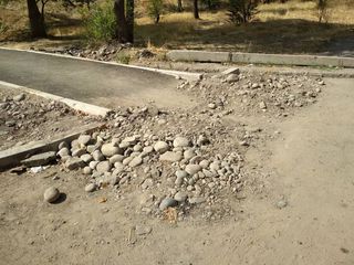 На Шопокова-Туголбай ата недолелали ремонт дороги <i>(фото)</i>