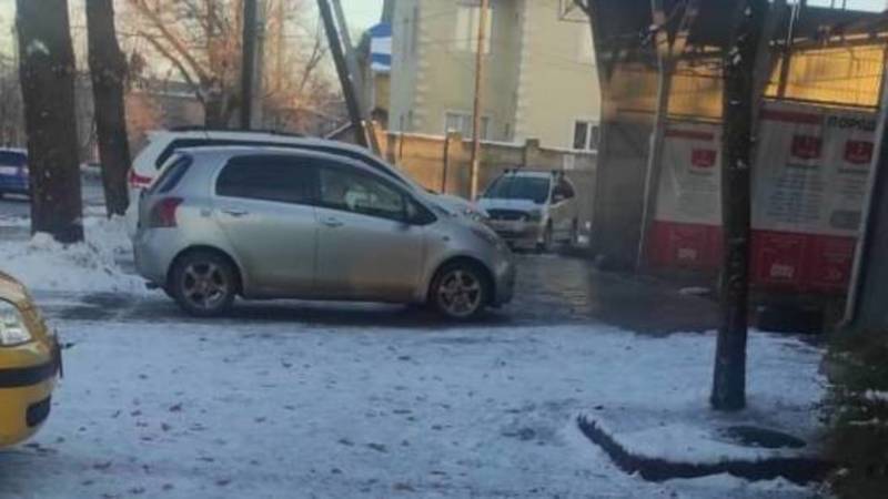 Горожанин недоволен расположением автомойки на Токтоналиева-Айни. Фото и видео