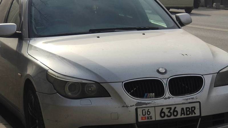 Праворульный BMW 525 зарегистрирован как леворульный, - горожанин. Фото
