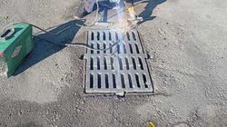«Бишкекасфальтсервис» установил ливнеприводные решетки в 10 мкр