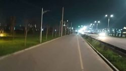 На тротуаре по Южной магистрали не горит освещение. Фото горожанина