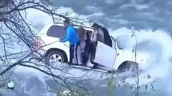 «Лексус 470» с пятью гражданами упал в реку Чычкан. Видео