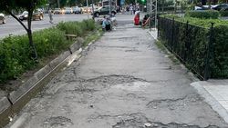 Когда отремонтируют тротуар на Моссовете? Видео Рустама