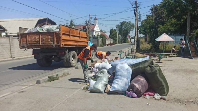 «Тазалык» вывез мусор с ул.Васильева после жалобы горожанина