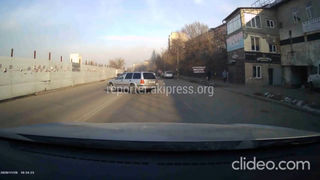 Бишкекский водитель снял на видео 4 нарушения ПДД за 1,5 минуты