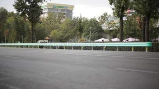 Отбойники вдоль проспекта Чуй установили, несмотря на отказ «Бишкекглавархитектуры»