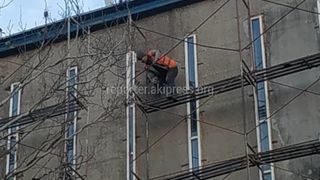 Нарушение техники безопасности. 1-4 этажи здания на Калинина принадлежат Минюсту, - «Кыргызтелеком»