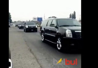 Свадебный кортеж в Бишкеке, в котором все машины с круговой тонировкой и незаконно используются спецсигналы <b><i>(видео)</i></b>