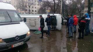 Управление городского транспорта Бишкека рассказало свою версию ДТП, произошедшего на пересечении улиц Киевская-К.Акиева