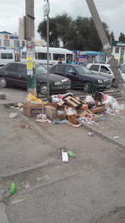 Возле центрального базара в Канте устроили мусорную свалку, - читатель (фото)