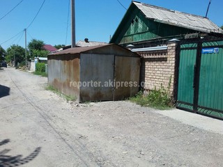 Первомайская администрация Бишкека для демонтажа гаража на ул.Троицкой №18 направила письмо в УМС, - мэрия