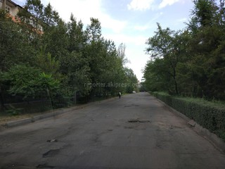 Планируется ли ремонт улицы Коенкозова в Бишкеке? - читатель <i>(фото) </i>