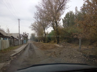 Когда возобновится ремонт дороги в селе Маевка в Аламединском районе? - читатель (фото)