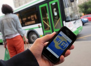 Бишкекчане жалуются, что не работает wi-fi в троллейбусе №8