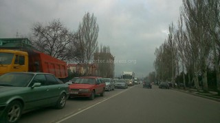 Жители Бишкека жалуются на пробки на Чуй-Ауэзова <i>(фото, видео)</i>