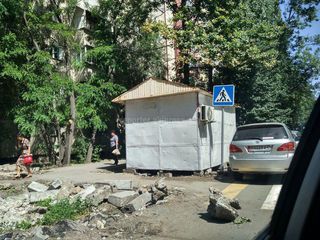 Павильон на пересечении улиц Тыныстанова и Жумабека установлен законно, - мэрия Бишкека