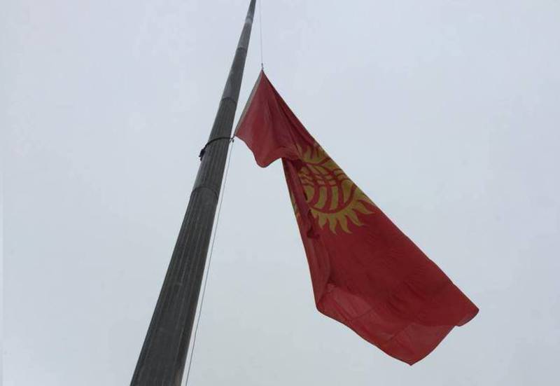 На горе Боз-Болток заменили флаг (фото)