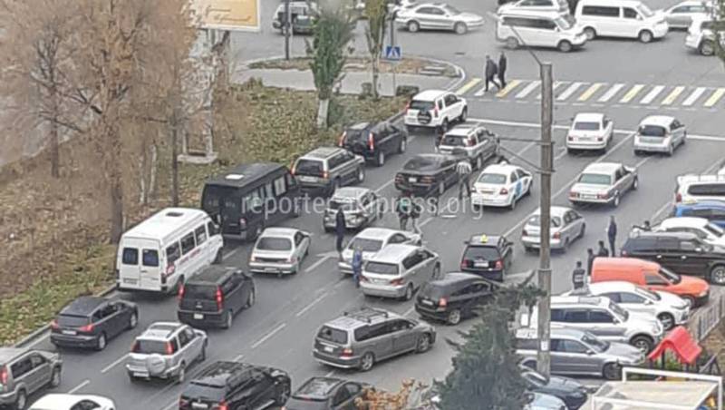 На Ибраимова-Фрунзе столкнулись 5 машин (фото)
