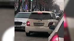 В Бишкеке на проспекте Чуй водитель «Тойоты» дважды нарушил ПДД - очевидец (видео)