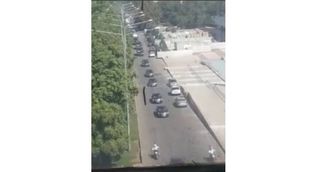 Видео — Кортеж из более 30 автомашин выехал со Старой площади